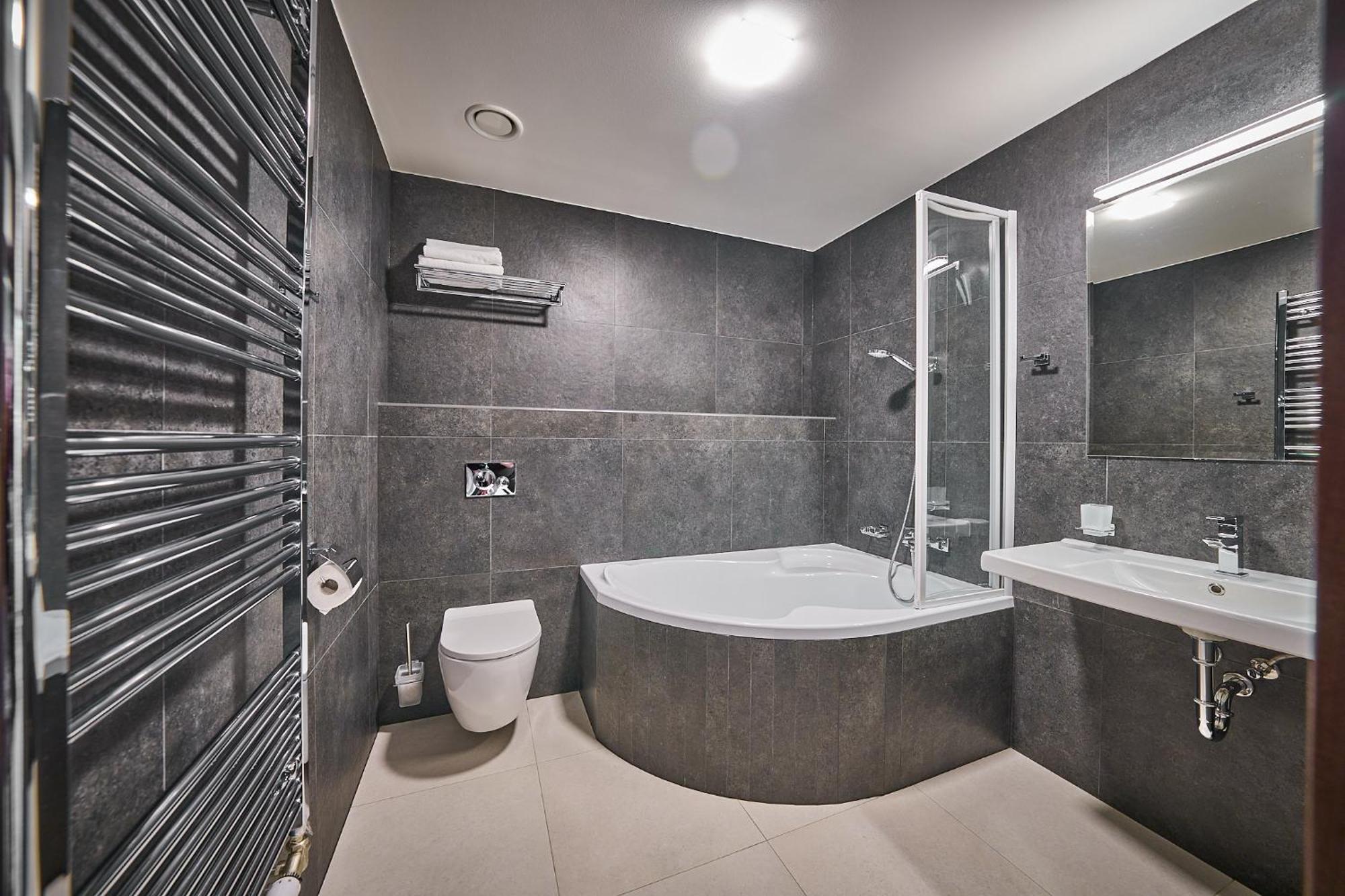 Wellness Hotel Queens 마리안스케 라즈네 외부 사진