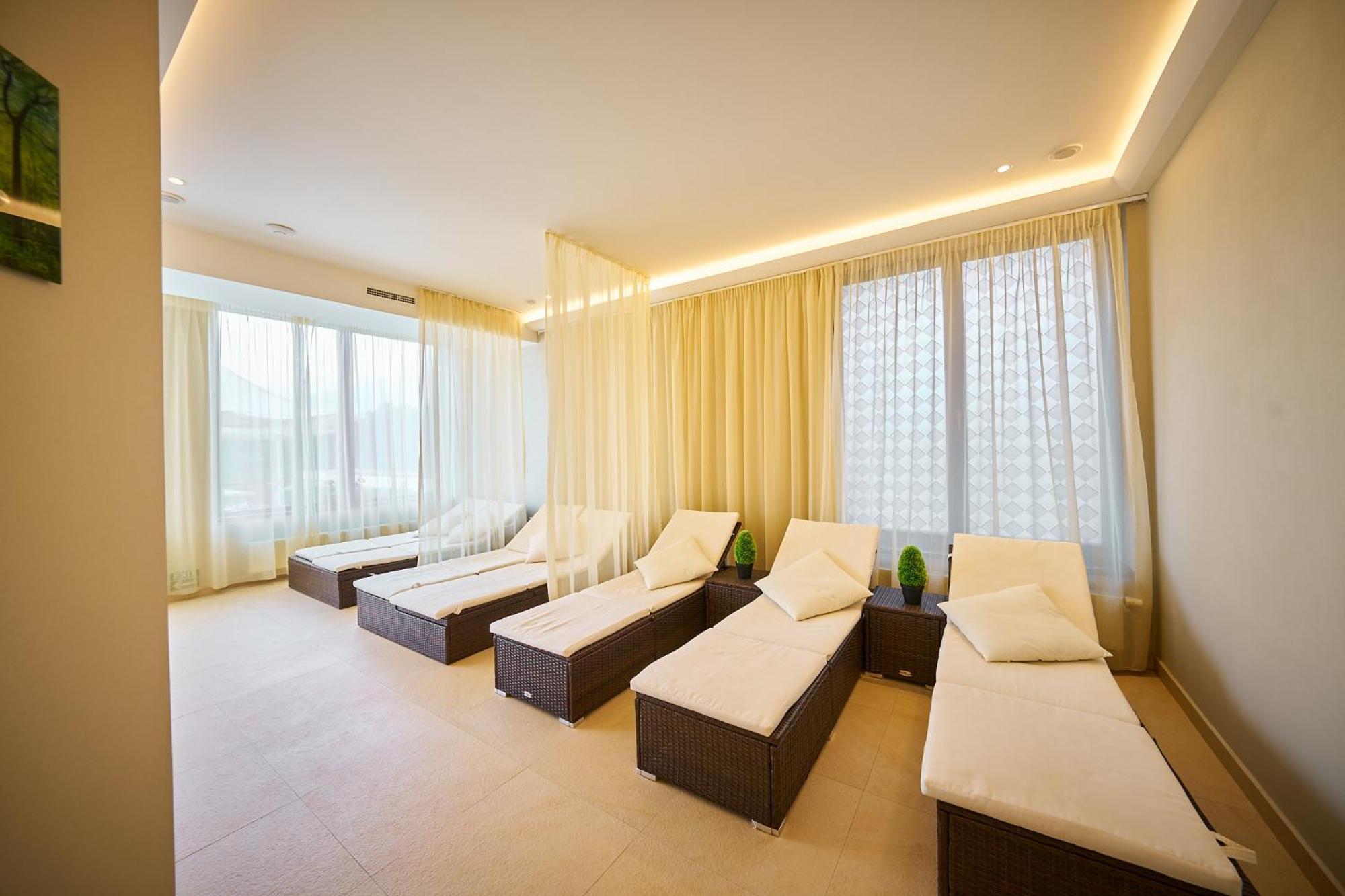 Wellness Hotel Queens 마리안스케 라즈네 외부 사진
