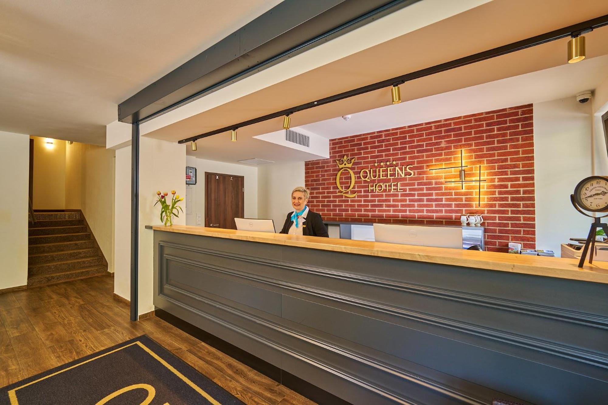 Wellness Hotel Queens 마리안스케 라즈네 외부 사진