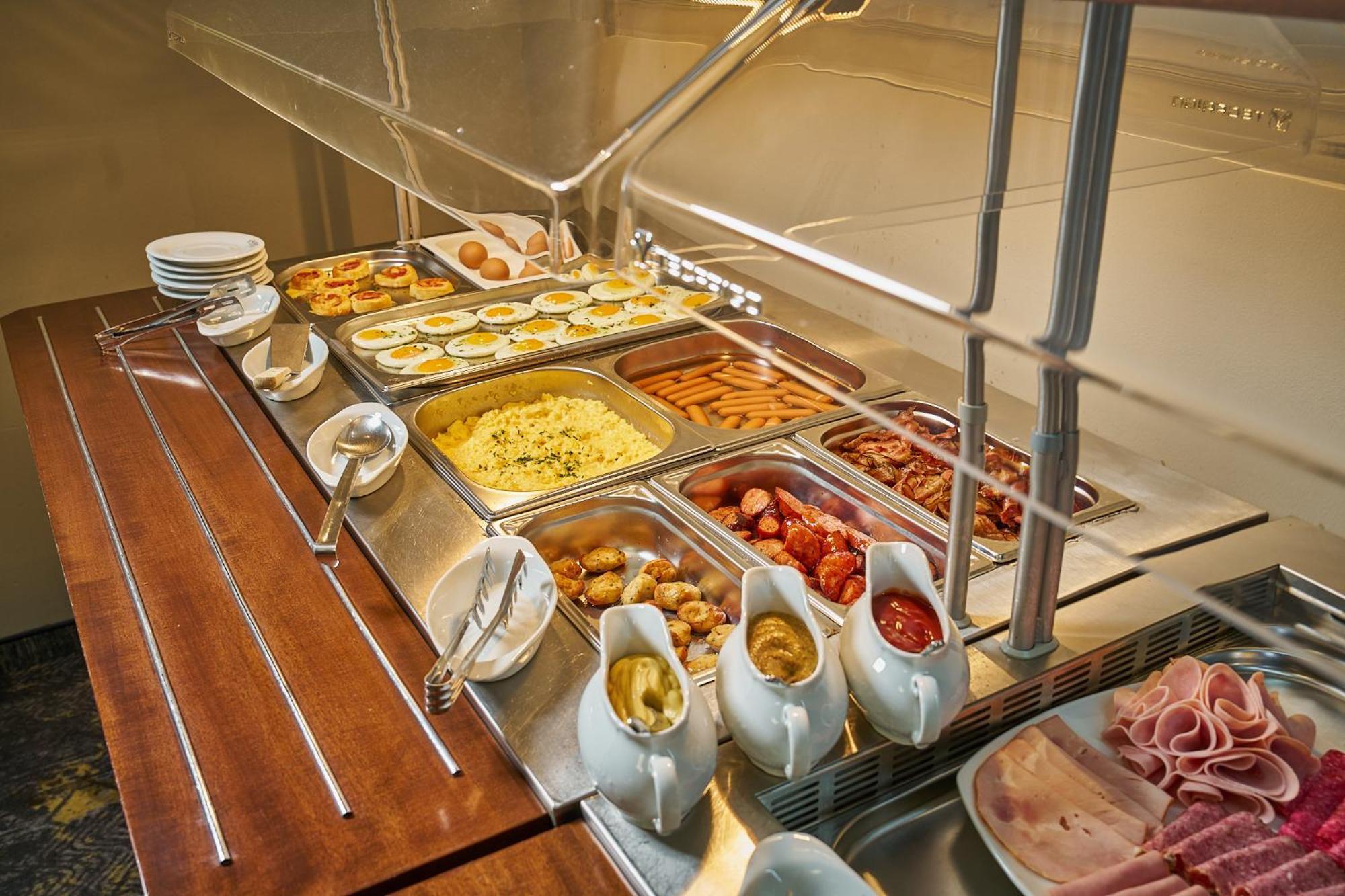 Wellness Hotel Queens 마리안스케 라즈네 외부 사진